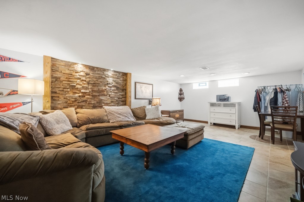 Seven Hills Prop Inc 05 - Residential
