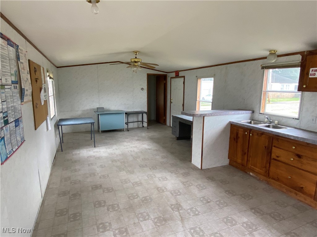 Onstines Add - Commercial Lease