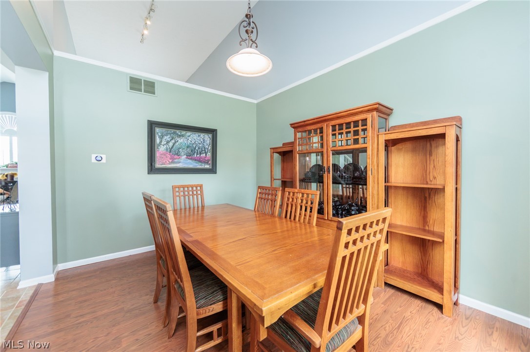 Country Lakes At Fox Meadows - Residential