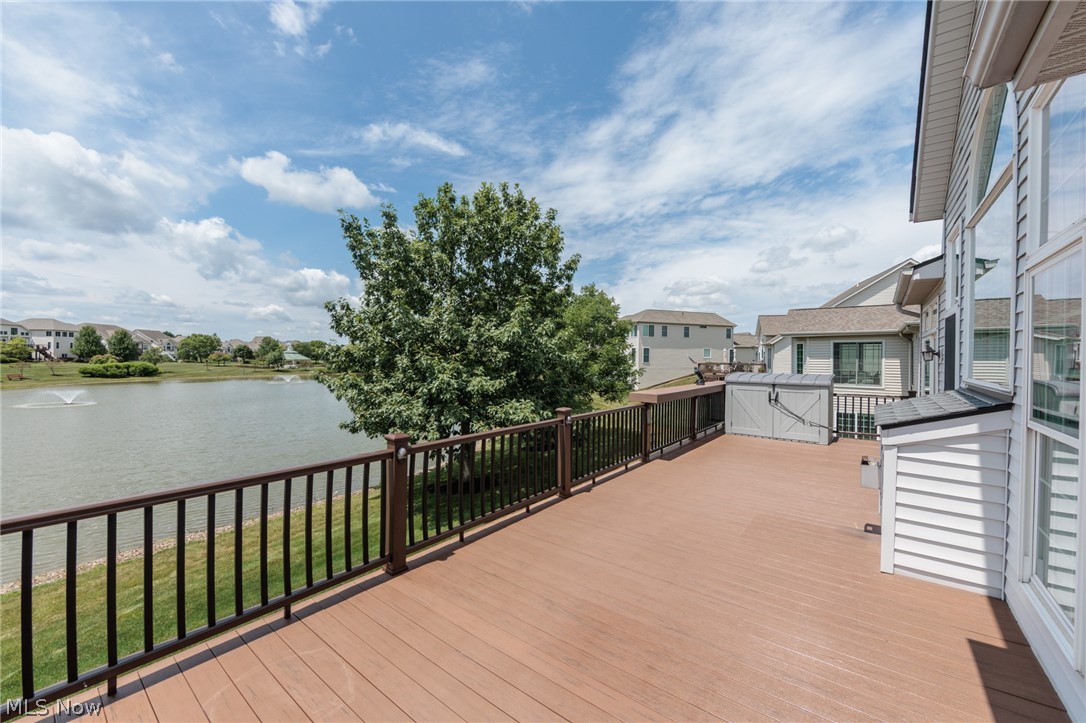 Country Lakes At Fox Meadows - Residential