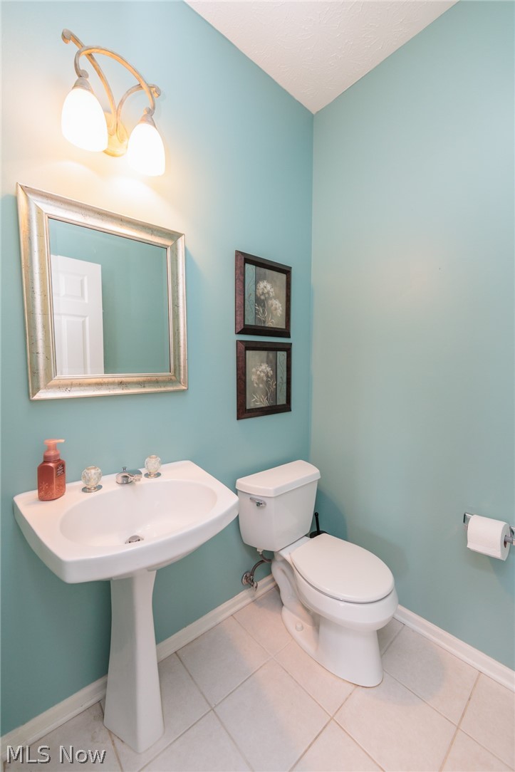 Country Lakes At Fox Meadows - Residential