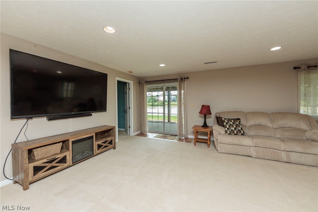 Country Lakes At Fox Meadows - Residential
