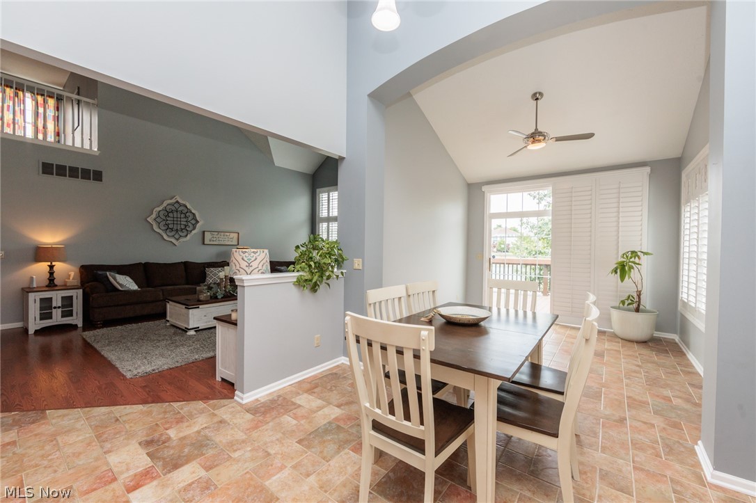Country Lakes At Fox Meadows - Residential