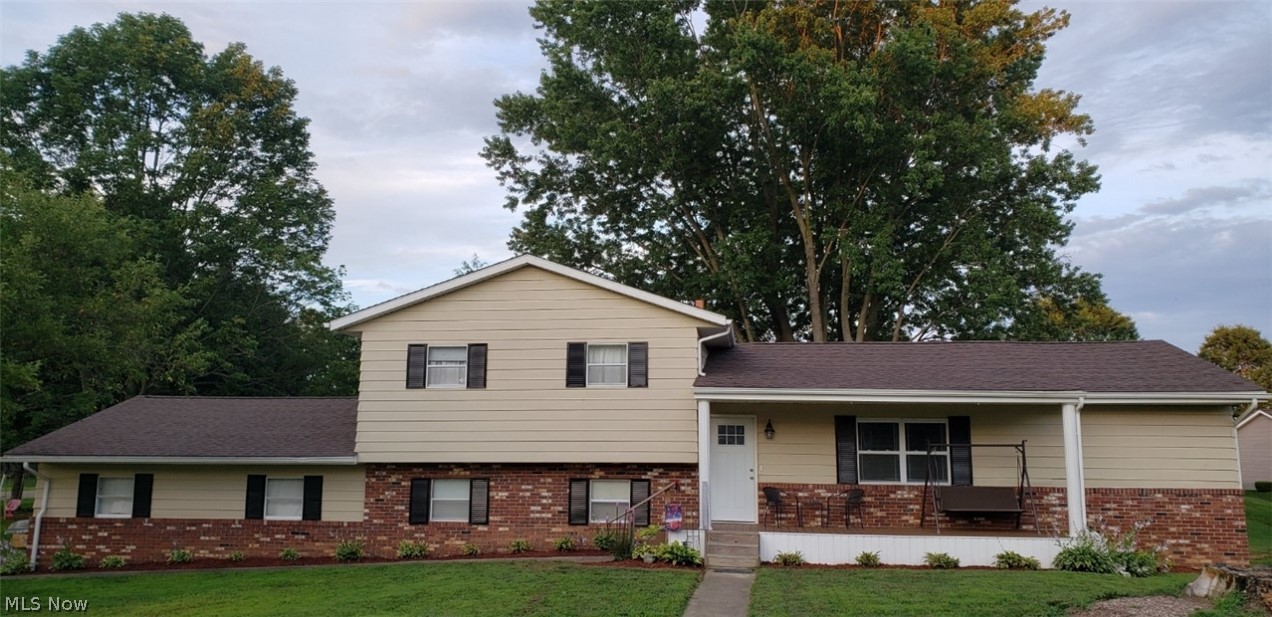 This will not last long! 4 bedroom 2 bath tri level home located in Tri-Valley SD. This home offers a 2nd family room, and a gorgeous eat in kitchen with crisp white cabinetry and connecting dining room. Enjoy family evenings in the lower level theater room. Schedule your viewing soon!