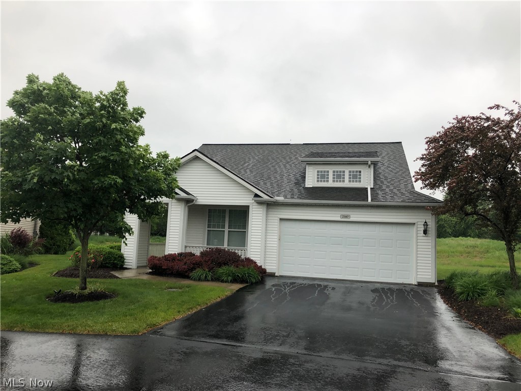 Lovely ranch home located in an "active adult community" of Avenbury Lakes! Includes dining room, sun room, neutral decor and carpet throughout. Large bedrooms, lots of natural light, and ample storage all surrounded by a huge yard. Master bath includes Jacuzzi tub. A must see!