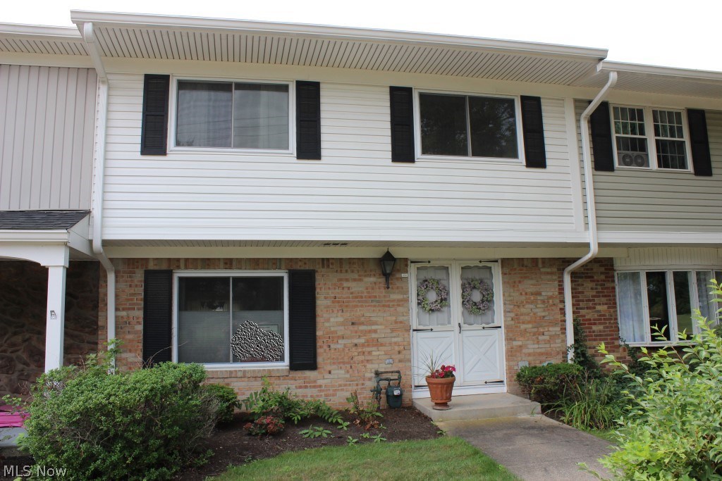 Country Club Twnhs North Condo - Residential