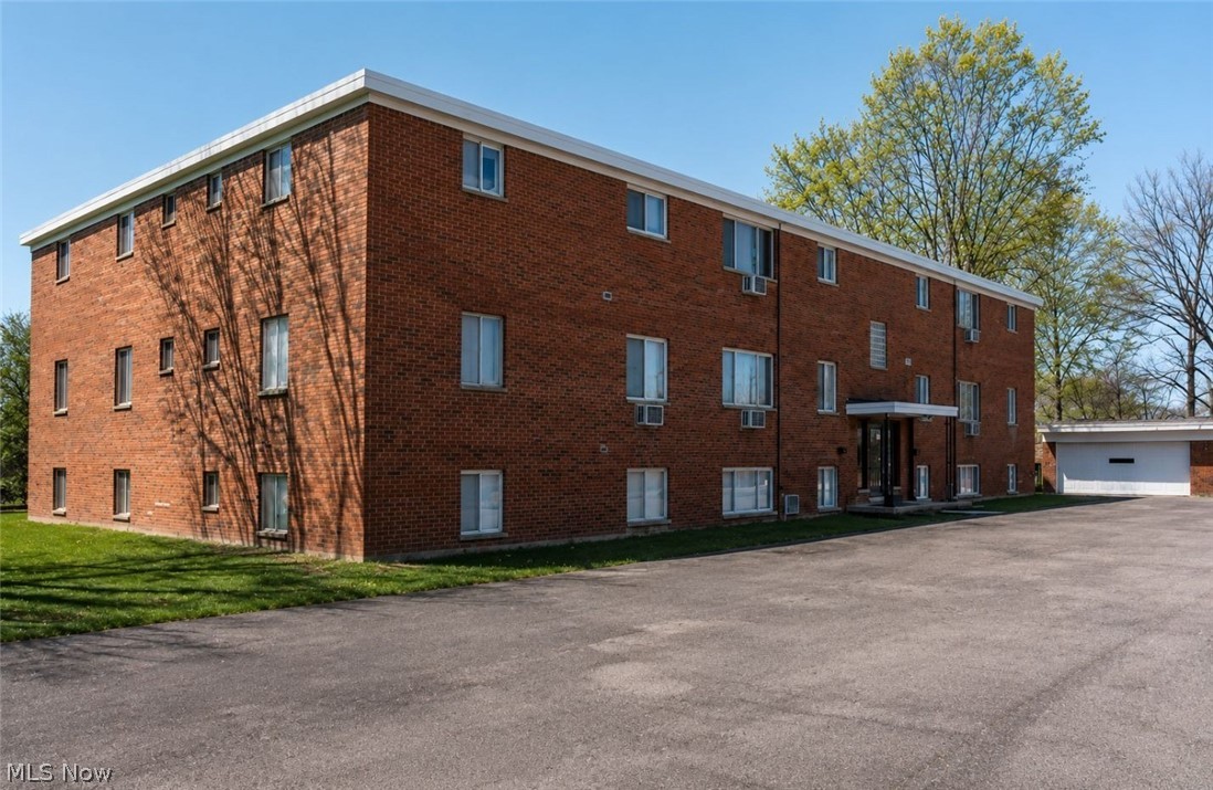 18911 Bella Drive presents a mostly renovated 12-unit multifamily asset with significant
capital improvements already completed. Ownership has renovated 8 of 12 units over the
past two years, achieving strong rent growth while maintaining stable occupancy.

The property has undergone full lead abatement and holds a 20-year lead-free certification,
significantly reducing regulatory risk. Additional recent capital improvements include a new
roof, updated entry doors, renovated laundry rooms, and upgraded mechanical systems.

This offering represents a rare opportunity to acquire a largely de-risked, near-stabilized
asset with in-place income and remaining upside by increasing rents to market, maximizing an 8% CAP