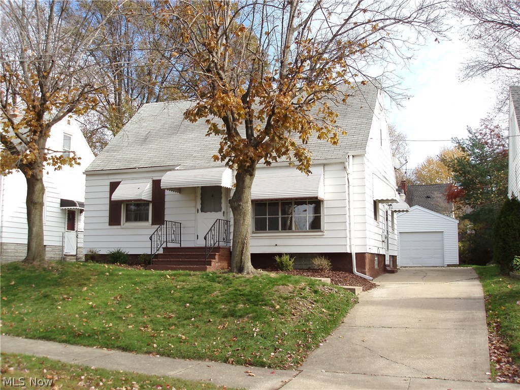 Nice 3 bedroom Cape Cod.  New carpeting throughout... New Flooring in Kitchen and Bath... New Stainless Steel Stove and Refrigerator...Updated Windows..
New Electrical box...New Central Air 2015....2 Bedrooms and bath on first floor and 3rd bedroom with walk-in closet on second floor. extra storage in eves.. Basement newly waterproof with warranty...  Patio, Garage with opener... Half a block from Heintz-Hillcrest Park.... Convenient to shopping and freeways...
