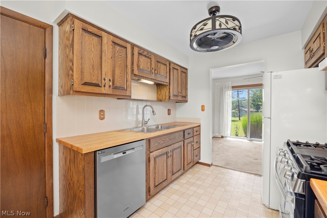 Hinckley Lake Homes - Residential