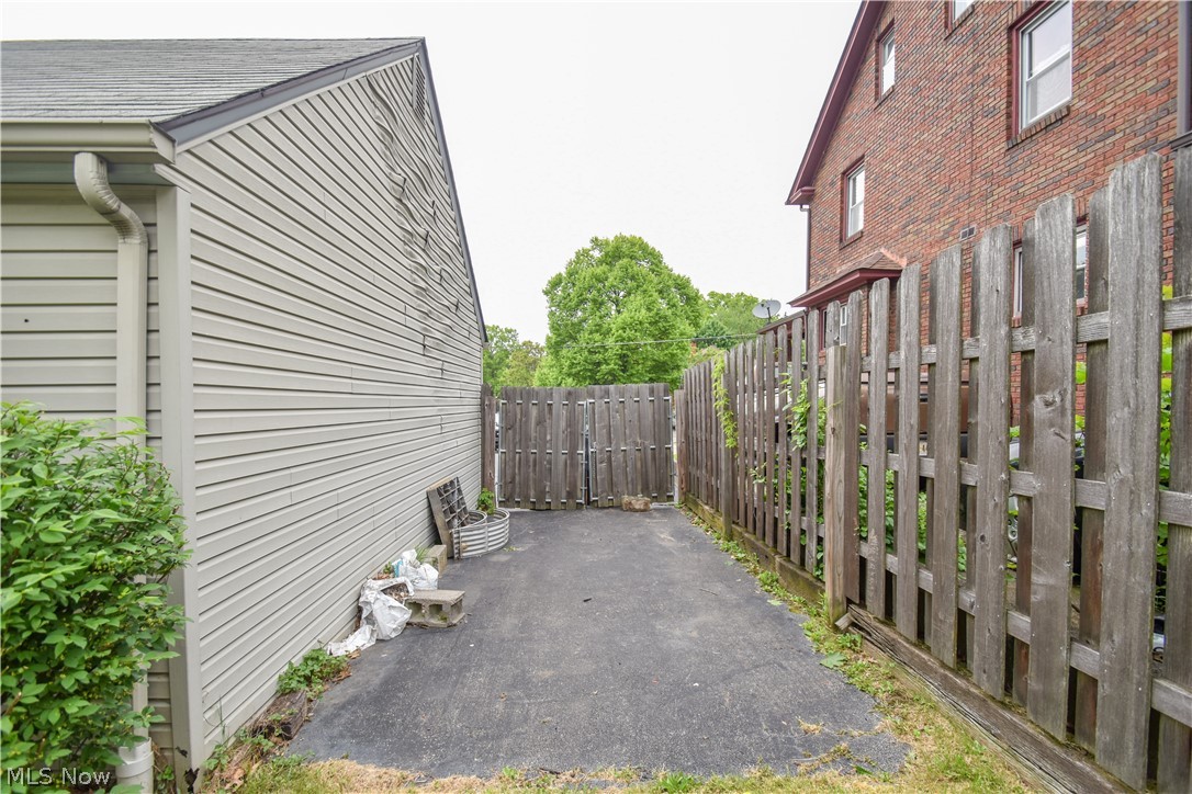 City/Youngstown - Residential