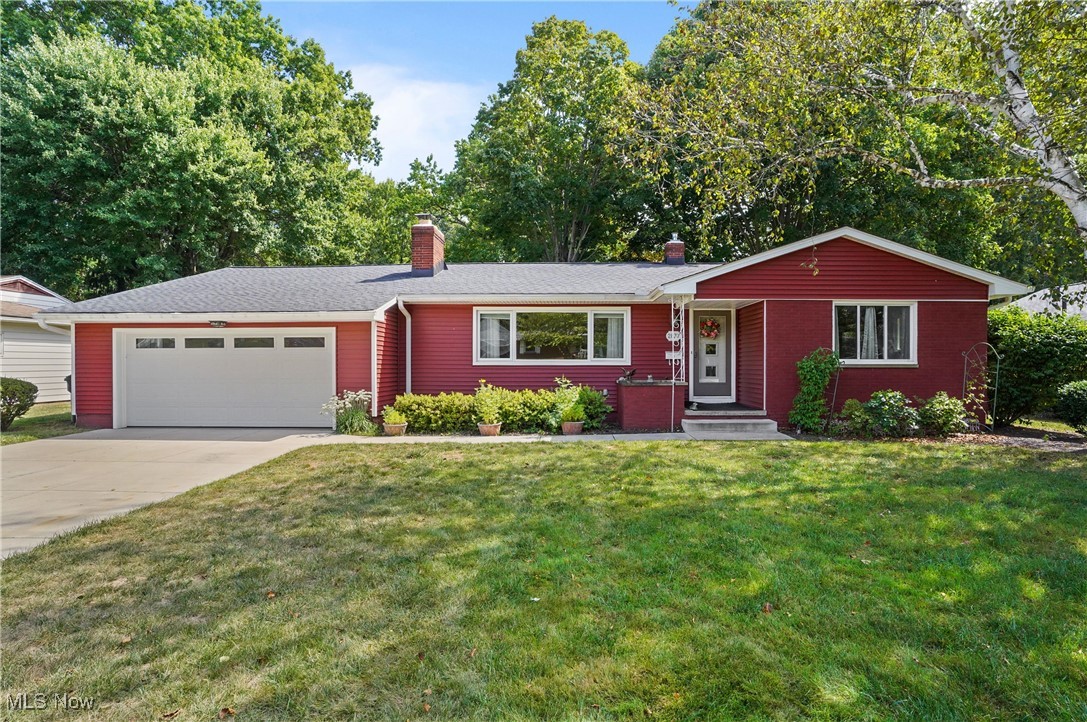 This charming ranch-style home combines comfort, functionality, and timeless appeal. With 3 spacious bedrooms and 3 full bathrooms, there’s room for everyone to enjoy. Step inside to an open, light-filled main floor where the updated kitchen flows seamlessly into the dining and living areas—perfect for everything from casual family dinners to lively gatherings with friends.
The finished lower level expands your options with space for a cozy family room, home office, or recreation area. You’ll also find a partially finished basement, giving you even more flexibility for storage, hobbies, or a workout space. An attached 2-car garage adds everyday convenience. Outside, the fenced backyard is a true highlight—complete with a great deck that’s ideal for summer cookouts, evening get-togethers, or simply relaxing with a cup of coffee. Located in a desirable Silver Lake neighborhood, you’ll love the easy access to the lake, local parks (including a brand-new playground right on the river bend), top-rated schools, shopping, and major highways.
Don’t miss your chance to own this well-maintained ranch that’s ready to welcome you home!