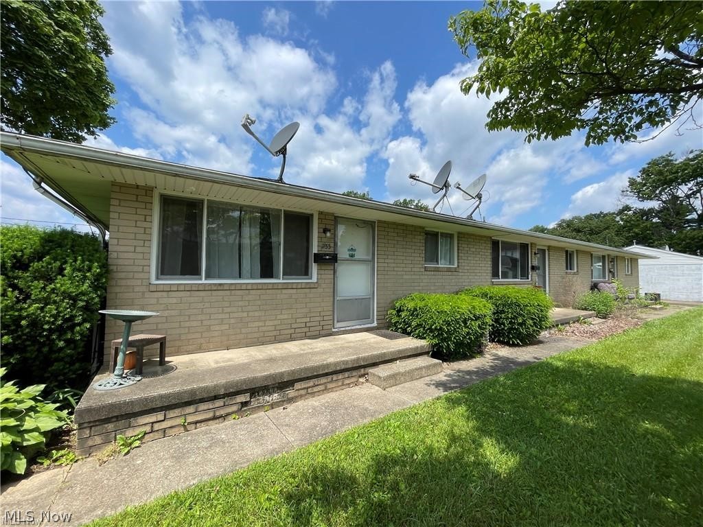 Investors! Two triplexes side by side, shared driveway managed by same management. Each unit 2 bed 1 bath full basement with laundry hook up and private garage with opener. Rent is currently $850.00-$900.00 per month each unit. Tenants pay all utilities.  City water/ sewer Sub metered water individually billed.  Owner also owns the additional tri-plex that shares a driveway, this is also available for purchase along with this -241-245 Kennedy St.