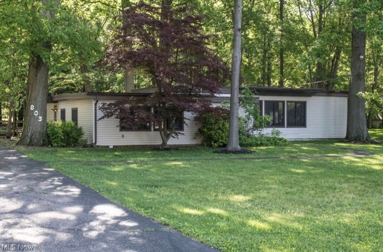 Come and check out this spacious ranch style home, sitting on just under an acre. Everything you want on one floor! Tons of updates in the past few years and ready for you to move right in! Huge four car garage with a loft space upstairs. Don’t miss your chance on this lovely home!