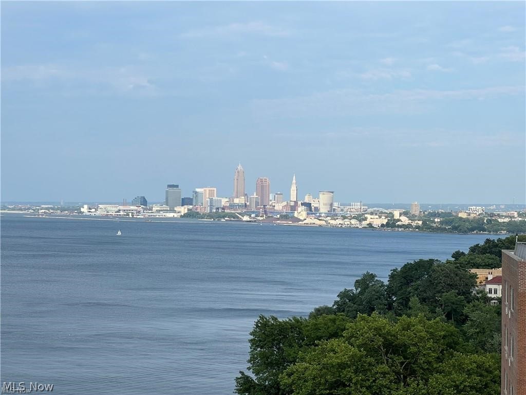 Lake House Condo - Residential