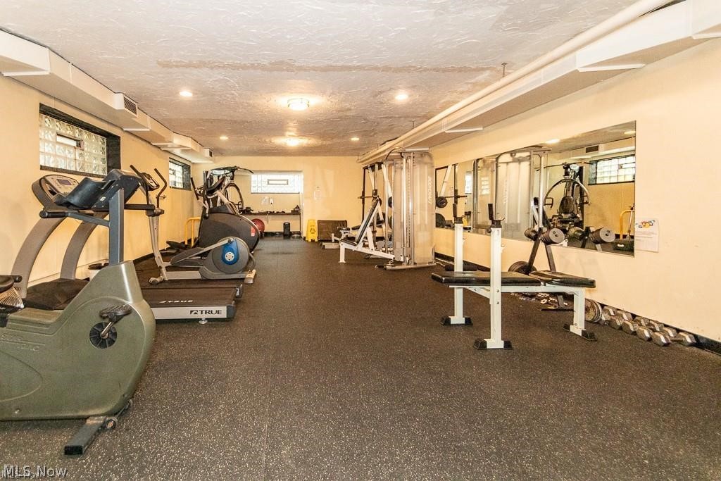 Lake House Condo - Residential