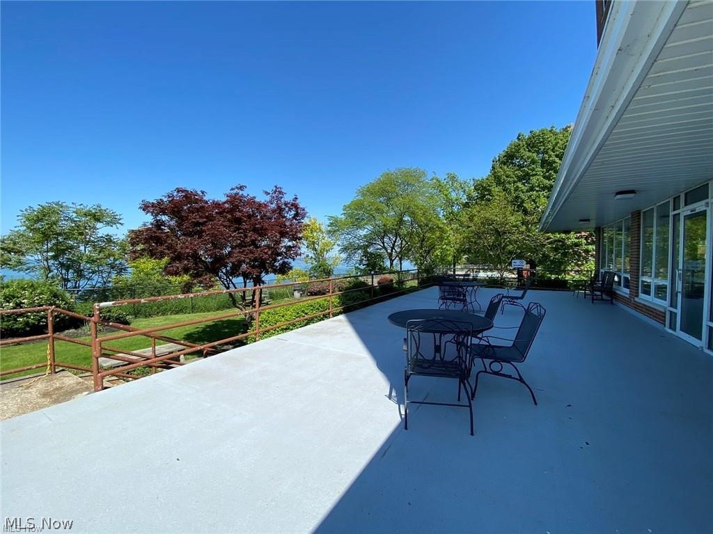 Lake House Condo - Residential