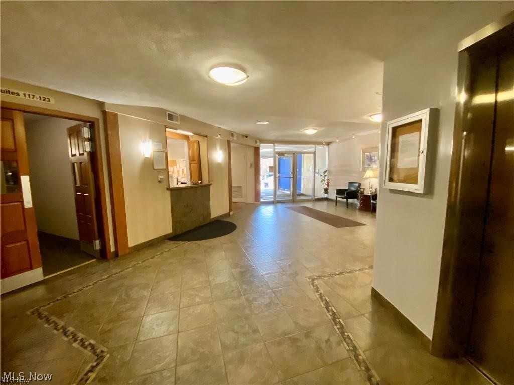 Lake House Condo - Residential