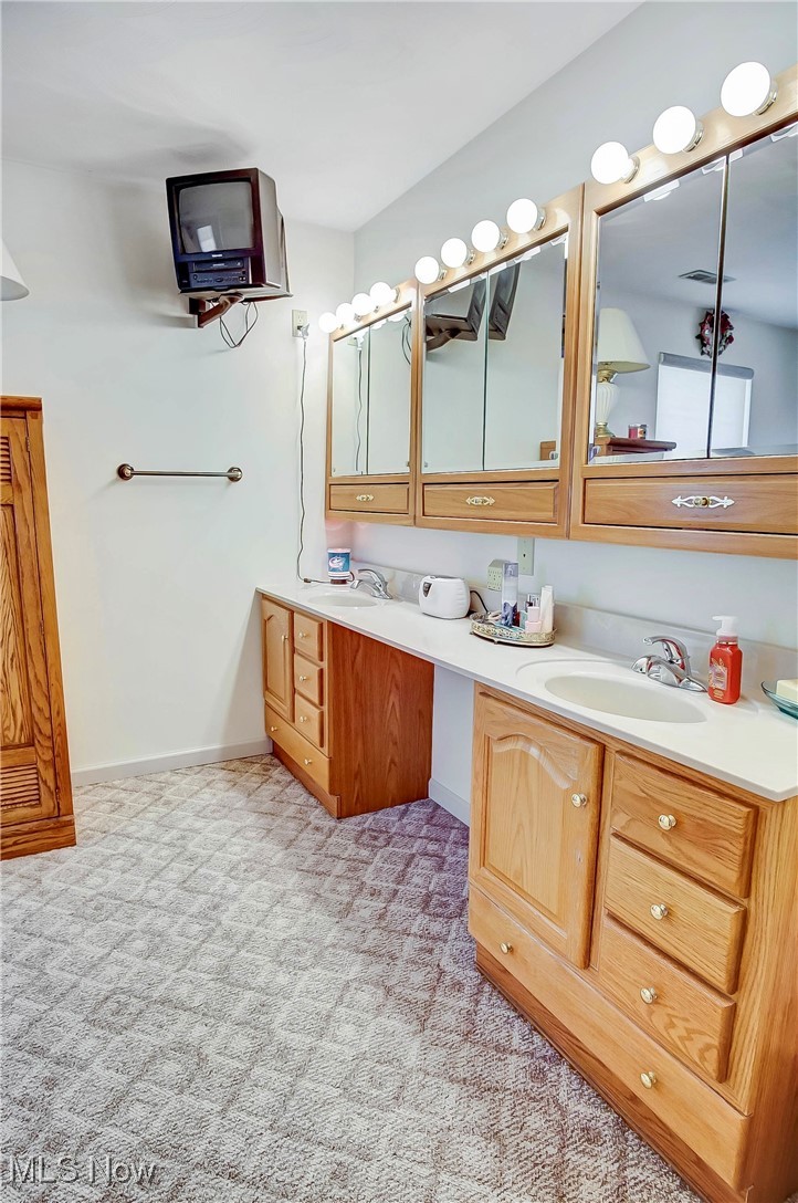 Riverview Manor - Residential