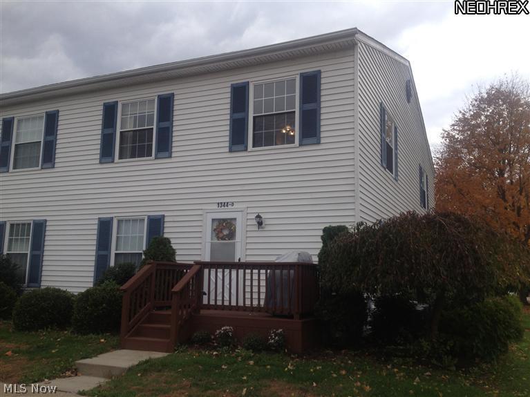 Nicely updated 2 bedroom condo in Stow available for rent! Clean, sunny and bright unit with good sized bedrooms. Fully
applianced kitchen is open to dining area and living room. Washer and dryer included. Easy parking. Conveniently located
near restaurants, shopping and highways. Dont miss this one! Minimum 24 hour notice to show, tenant occupied until 2/28.