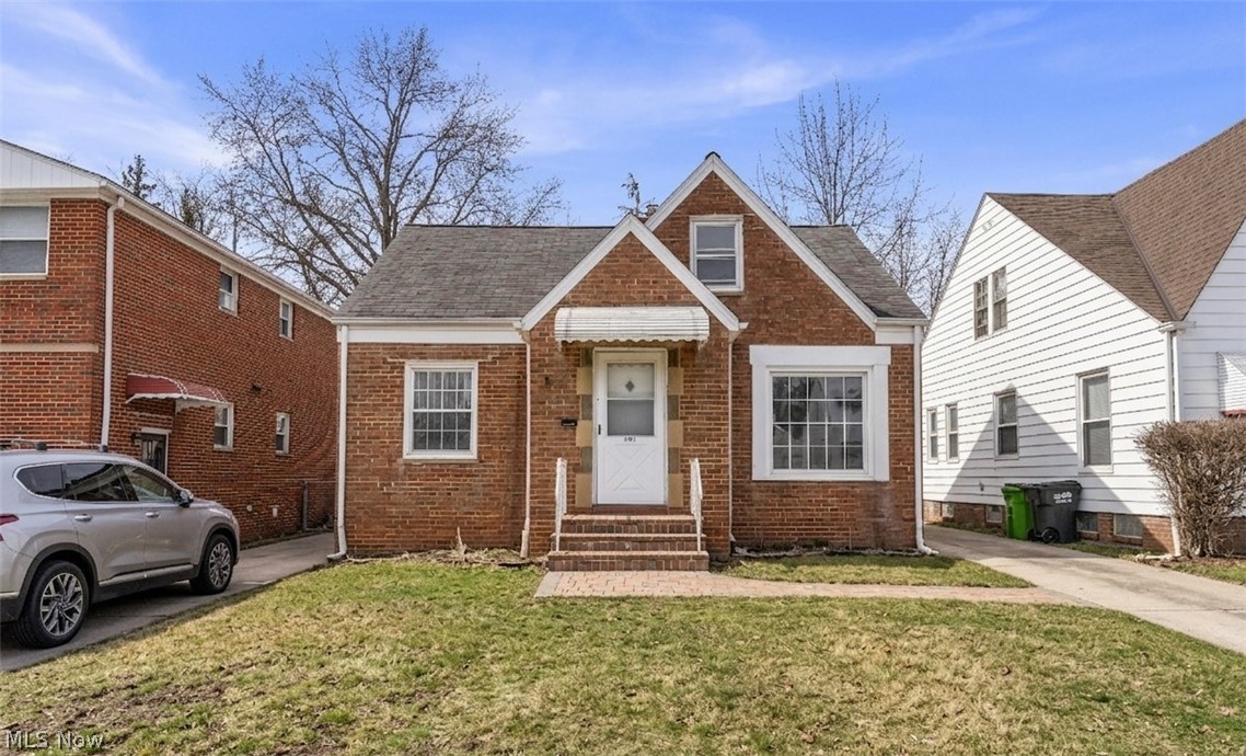 9405 Bohning Dr, Garfield Heights - Spacious 3-bed 1 -bath single-family home! //

$ 1495 rent / $ 1495 deposit //
$55 application fee per adult //
1-2 pets OK in this unit. After application pre-approval, a PetScreening is required for any animals to proceed with one of our properties; a PetScreening affidavit is still required if you have no pets. (Some breed restrictions apply per HUD guidelines). //
NO SMOKING //
1 time $169 non-refundable set up fee paid at lease signing //

$35/month required resident benefit package; can include personal property/liability insurance for an additional $10/month for $45/month total. //

** ** CMHA OK - 3 bdrm voucher; must be prepared with ½ reservation fee to hold the property and moving packet. **  ** //

After application Pre-Approval 1 applicant per household application is required to fill out a PetScreening application before being about to proceed with placing a Reservation Fee for one of our properties.  You will receive a pre-approval for your application and in order to proceed, the PetScreening is required. Even if you have NO pets - this application must be filled out. One time, non-refundable pet fee of $250-600 per animal applies to all pets & must be paid before or when you pay your first month rent. (No fee for qualified assistance animals). //

Our application is processed through secure site: Findigs, and they require ID and income verification. Without this, your application will not be processed. They offer 24/7 chat support on their application directly if you have any questions. //

BEDROOMS: 3 //
BATHROOMS: 1 //
APPLIANCES PROVIDED: N/A //
UTILITIES / RESIDENT RESPONSIBILITY: Residents are responsible for all utilities including: water/sewer/trash, gas & electric and are responsible to maintain lawn care maintenance & snow removal. //

Serious inquiries only.