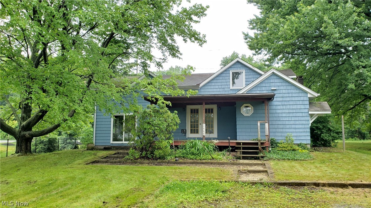 4 bedroom, 3 1/2 bath home. Property is HUD owned and is being sold "As-Is" without any guarantee or warranty by seller. It is FHA financing "UI" (Uninsured). Please visit SageAcq and HudHomeStore websites for more info and property disclosure data (like LBP, PCR, Radon, Mold, etc).