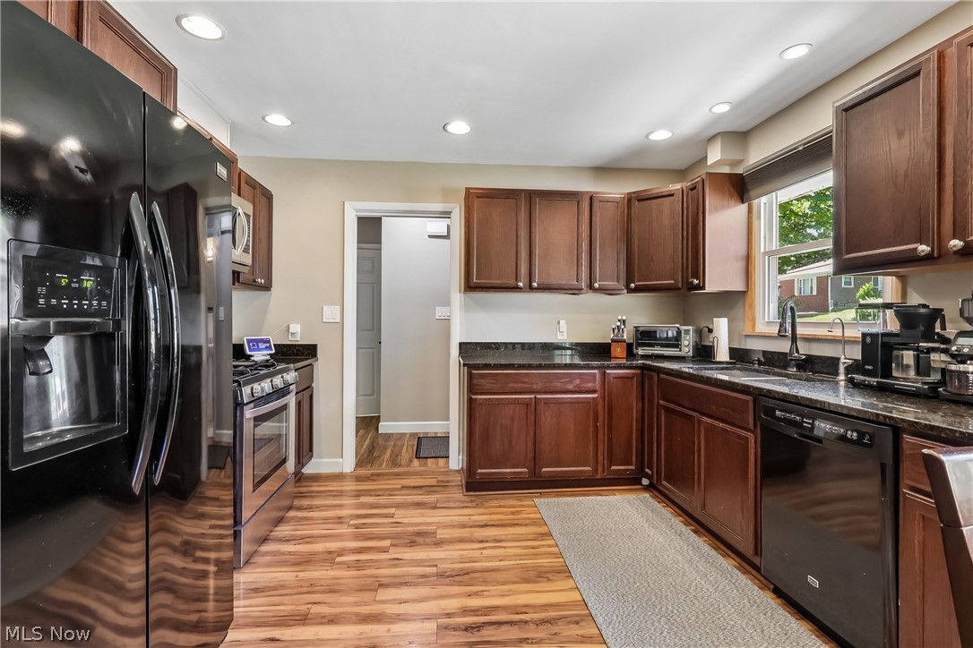 Akron Homes - Residential