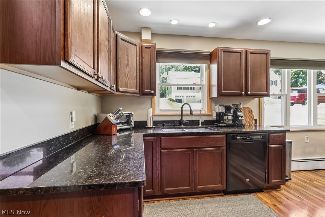 Akron Homes - Residential