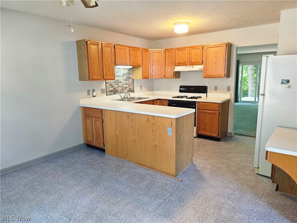 Tinkers Lane Condo - Residential
