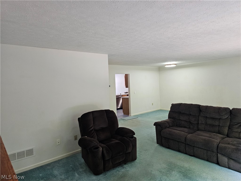 Tinkers Lane Condo - Residential