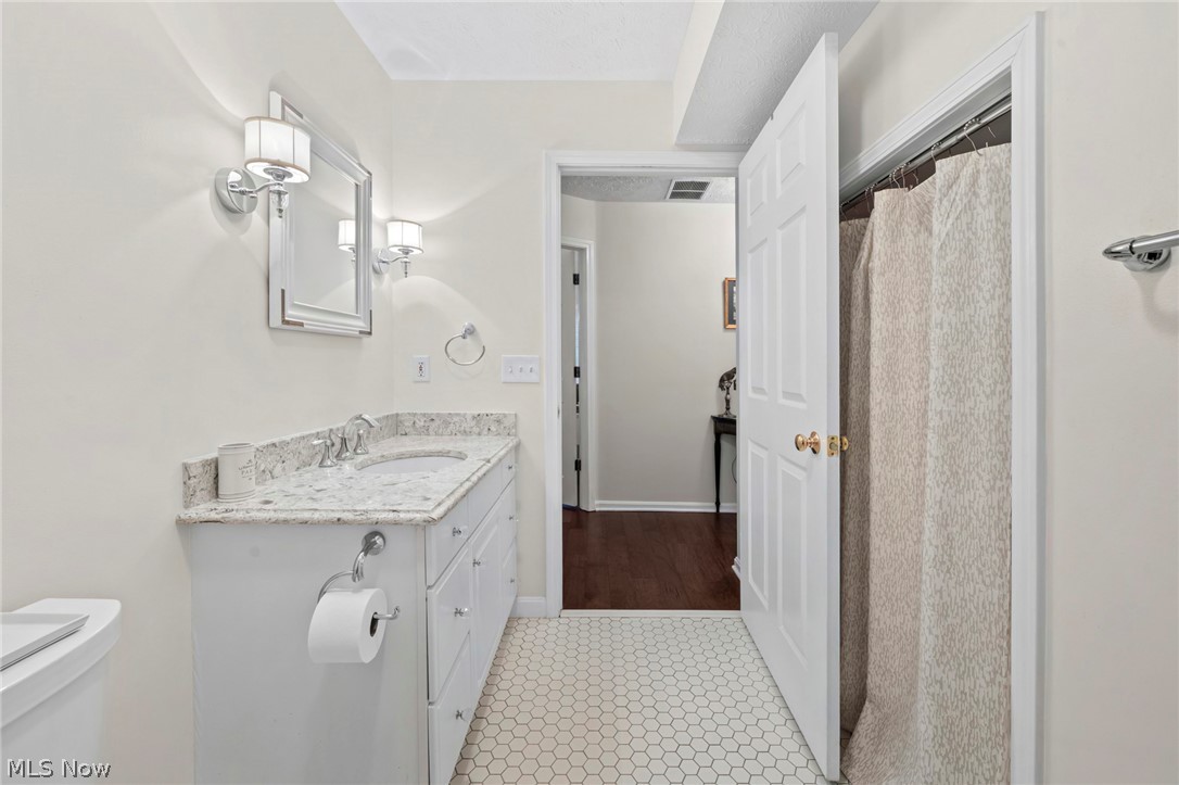 Village/Westlake Condo - Residential