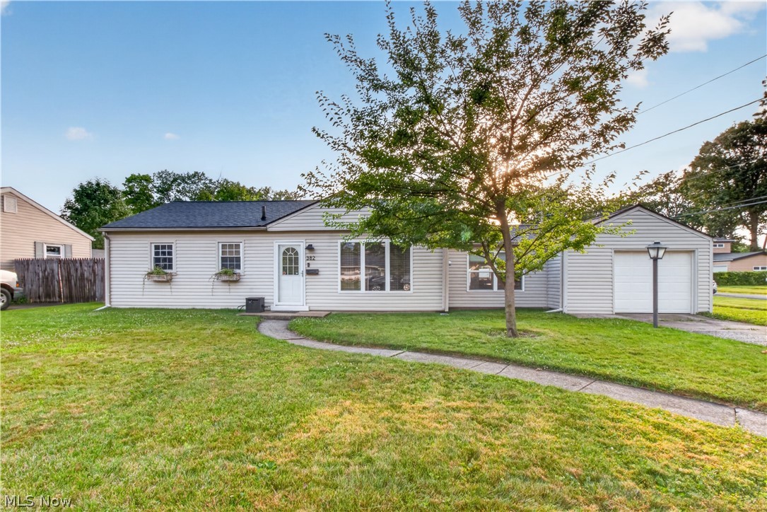 Welcome home to this beautifully updated 3 bedroom, 1 bath ranch home, situated on a desirable corner lot in a great
Elyria neighborhood. This move-in-ready home offers stylish updates throughout, creating a warm & inviting space
you will love coming home to. The functional floor plan is perfect for everyday living, while the spacious yard is
enclosed by a newer vinyl privacy fence, providing the ideal setting for entertaining, relaxing, or enjoying outdoor
activities. Conveniently located near shopping, dining, schools, parks, & major highways, this home combines comfort,
privacy, & an unbeatable price! Don't wait for your opportunity to own this wonderful home. Schedule your showing
today.