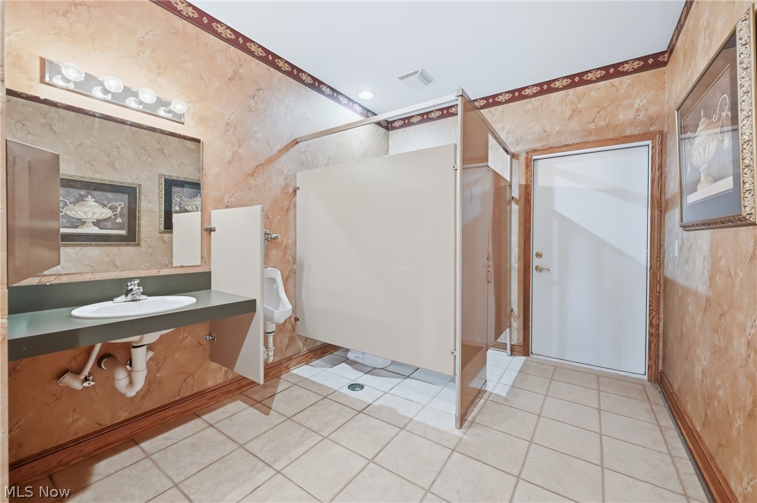 Highland Creek Condo - Residential
