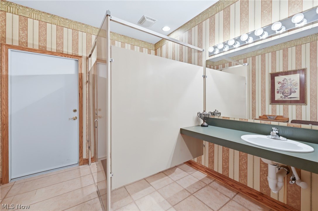 Highland Creek Condo - Residential