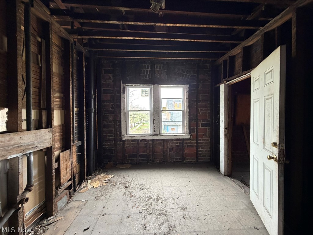 Crawford Woodhill - Commercial Sale