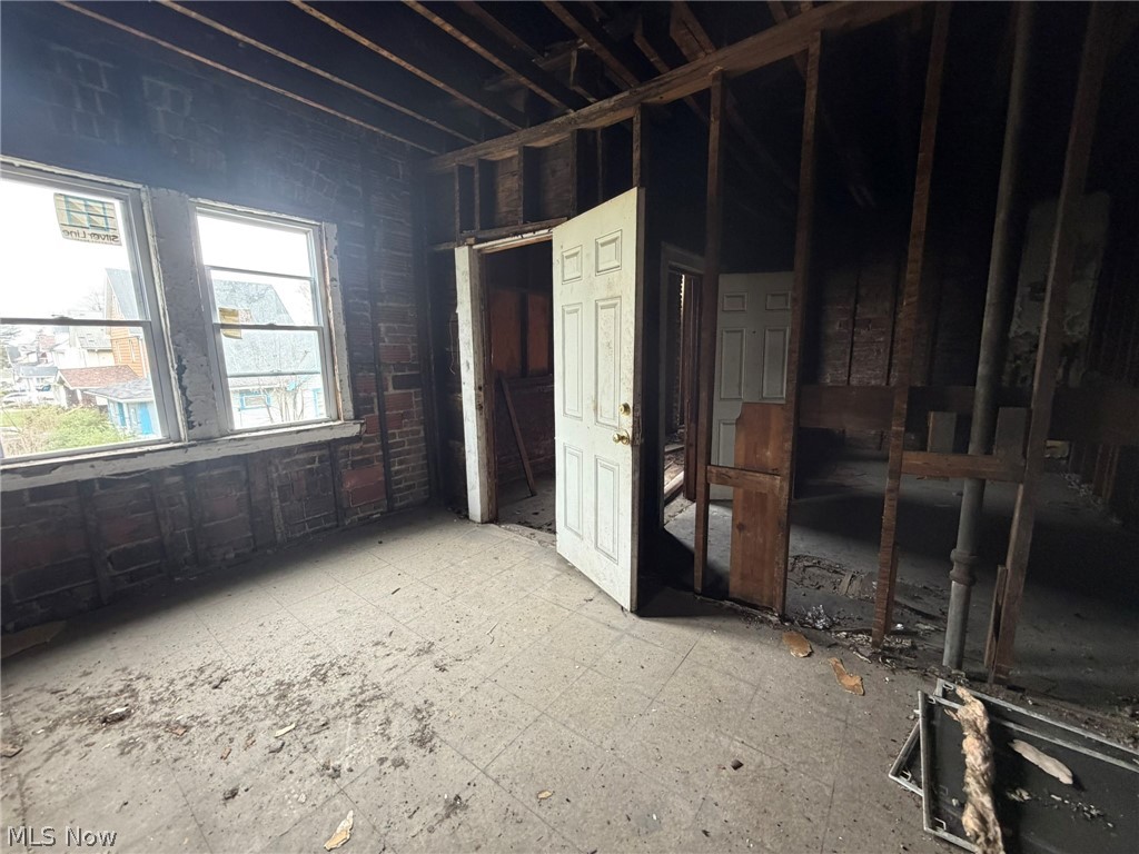 Crawford Woodhill - Commercial Sale