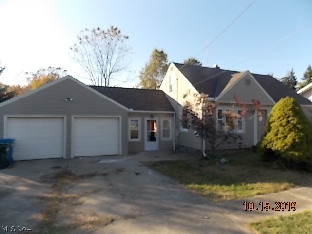 Good curb appeal but it has some water damage inside.  This will need some work to bring it back to service but the potential is tremendous at this price.  Subject to First Look Initiative in effect for first 20 days, until 12/6/19.  Only owner occupant offers accepted during this period.  Seller will not complete any repairs to the subject property, either lender or buyer requested. The property is sold in as is condition / Highest and best due by 10am on 1/29/20, offers after that will not be considered.