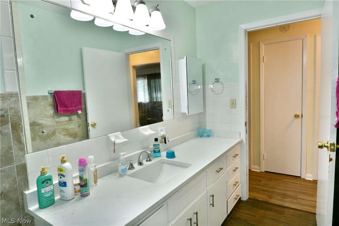 Central Realty Co 01 - Residential