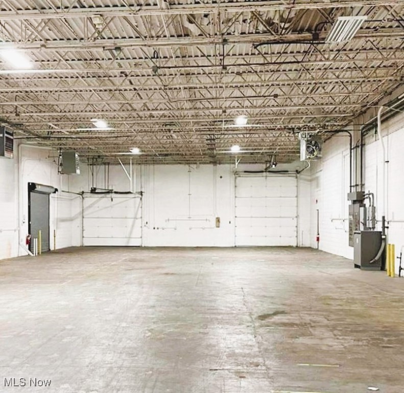 Midway Indust Park - Commercial Lease