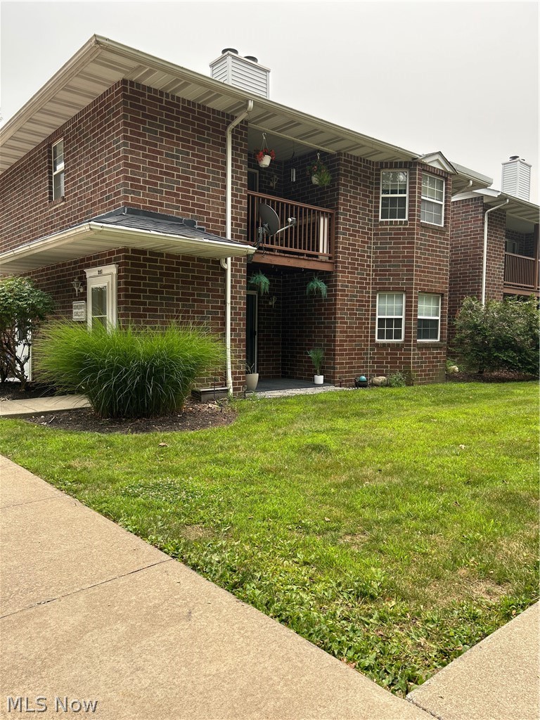 Estates I Condo is located at the end of a quiet street with no through traffic.  It is at the back corner of the 3rd in Estates I. It has a private entry, close up parking and a detached garage. The ranch condo has no steps. It is updated. It has an entry closet at the front door, a large hall closet with double bifold doors, and a closet at end of the patio. Being near to I-77, 480 and the Turnpike provides quick access to Cuyahoga, Lorain, Summit and Medina Counties.  Broadview Hts. is listed as a safest city in Ohio.