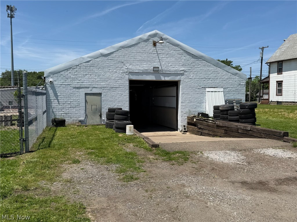 Canton - Commercial Sale