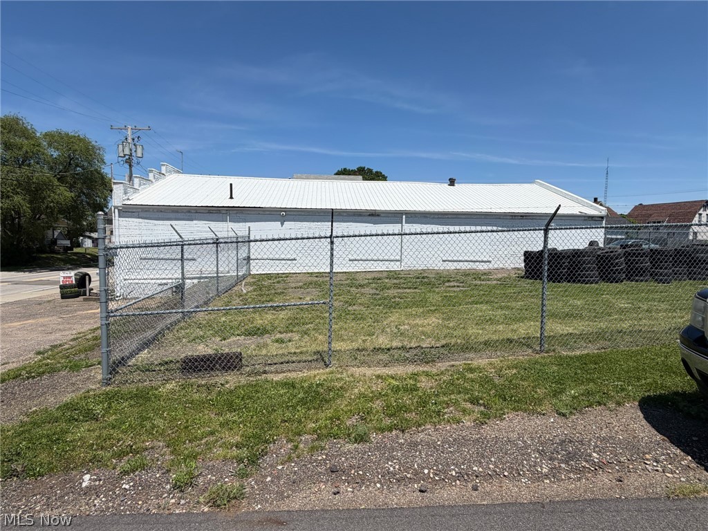 Canton - Commercial Sale