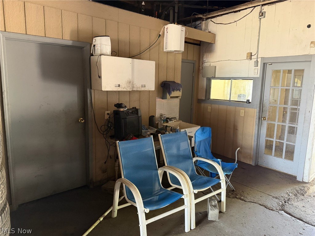 Canton - Commercial Sale