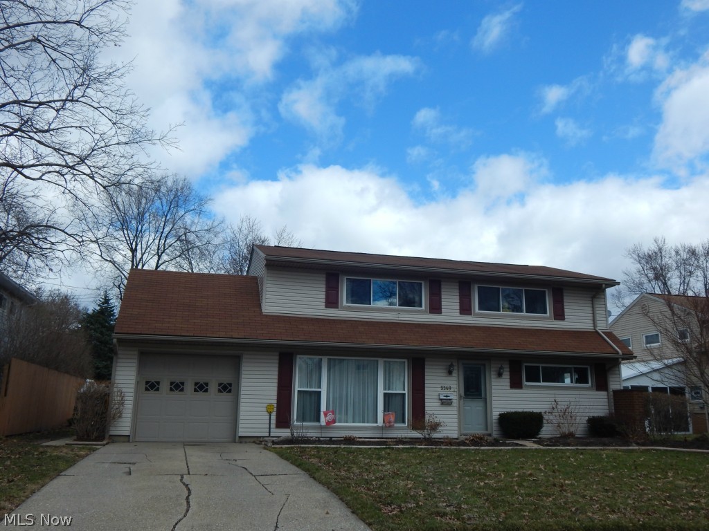 Tremendous space for the best value in town. Enjoy the 4 or 5 Bedroom home with Vaulted family room addition. Beautiful addition featuring fully appliance kitchen with granite counter tops. Open to sliding glass doors which take you to the stone patio and green back yard. 
Living Room, Mud room and two full updated baths. Second floor laundry sure to save you steps. Newer siding, windows and roof. Attached garage. 
Convenient to shopping, restaurants, and highway. Enjoy the summer with the neighborhood pool membership. Relax at the pool, picnic at the pavilion or short walks throughout the quite neighborhood. Don't miss the irresistible dramatic quality of this well cared for Colonial.