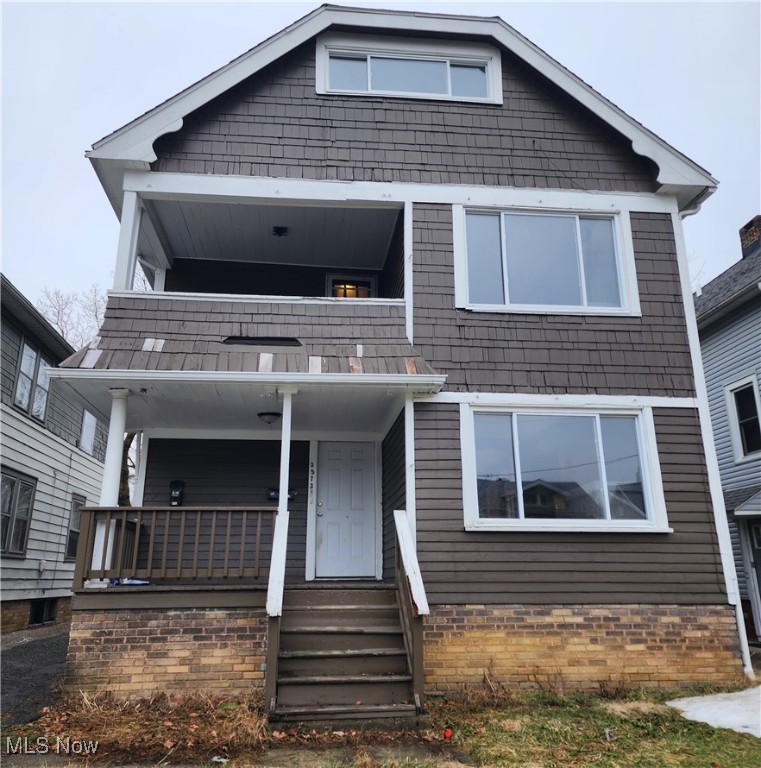 Welcome to this recently updated and move in ready 2 bedroom 1 bath first floor rental! Close to many local amenities, don't miss your chance to call it home!