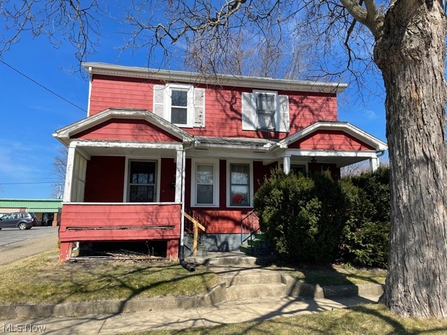 Located in Salem is this 2 Bedroom/1.5 Bath duplex.  Main floor includes living room, dining room, half bath and kitchen.  The kitchen is provided with a stove that tenant is to maintain.  Upper floor has the 2 bedrooms and full bath with stand up shower.  Tenant has basement area with washer and dryer connections.  The tenant does not have access to the garage.   Monthly rent is $650.00 plus the tenant pays for all utilities.  Full security deposit of $650.00 plus first months rent is due before an approved tenant can move in.  No smoking, no pets and no Section 8.