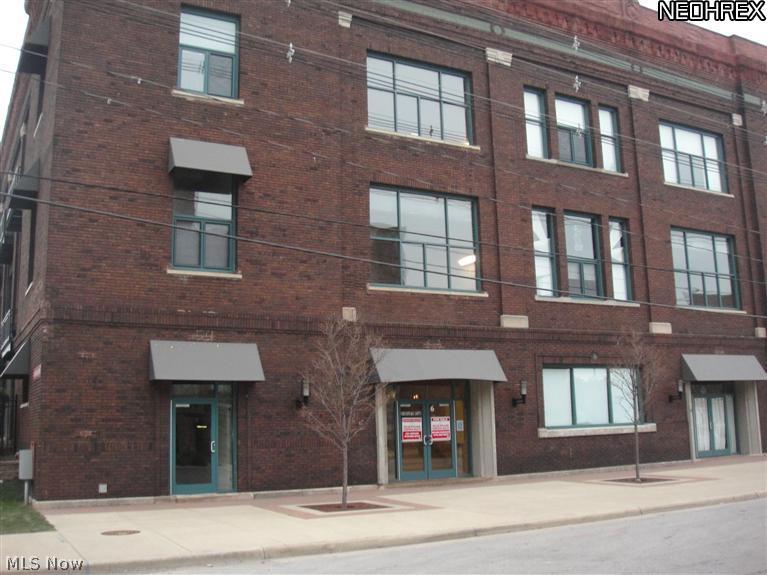 Come to enjoy the Chesapeake Lofts - the new city Marina and Dockside Café.  Dark wood floor, high grade carpet in bedrooms and granite counters.  Raised panel and high end quality cabinets. Washer and dryer in condo.  Stainless appliances.  Close to all the activities downtown.
