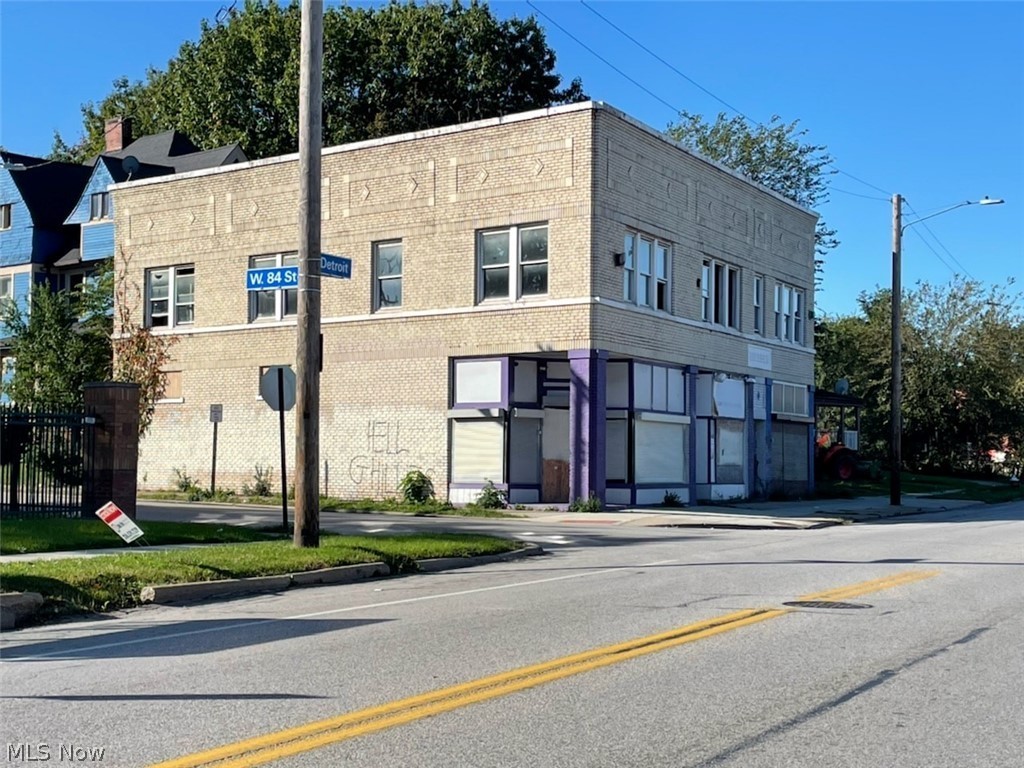 Five two bedroom apartments with three store fronts West of Gordon Square! Immense potential! Great potential investment prop!!!  Bring your vision & make it come to fruition!!! This Prop needs some TLC to restore it. Buyer needs to do their due diligence. There are city violations that the buyer will assume. See supplements.  Close to shopping, restaurants, downtown!!!!