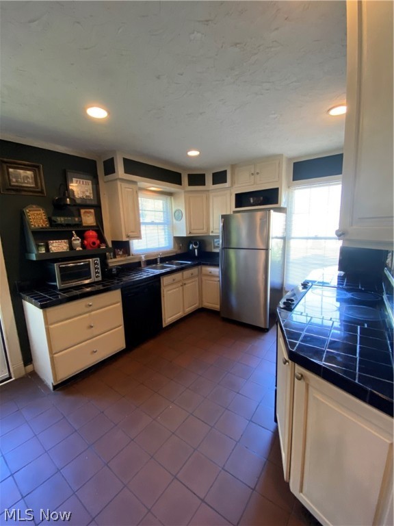Hilton Ave Sub/R Wieses - Residential
