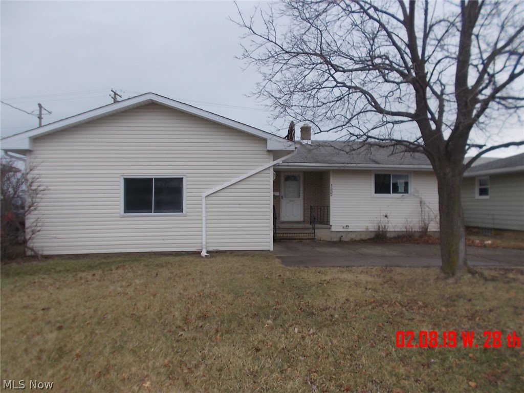 Ideal starter or downsizing option for one who loves one (1) floor living and  perfect sized partially fenced yard.  Attached 2-car garage, basement.
Of course it needs some TLC but it could be the stand out on the street.
Close to so much such as; several of schools.