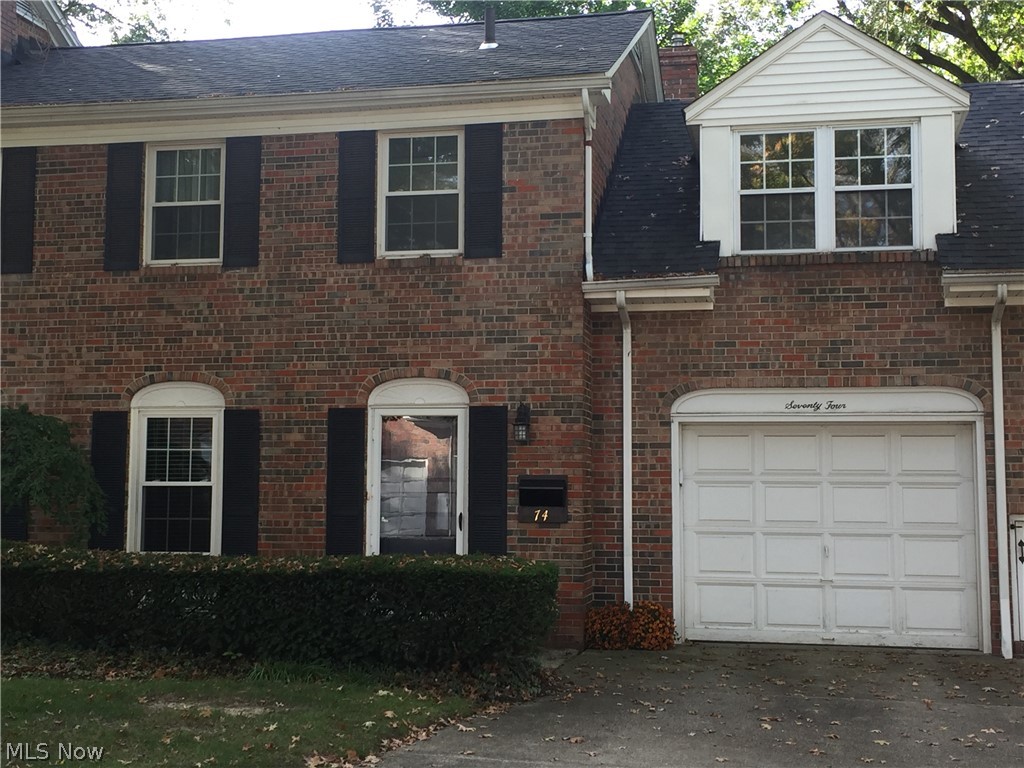 English Oaks Condo - Residential